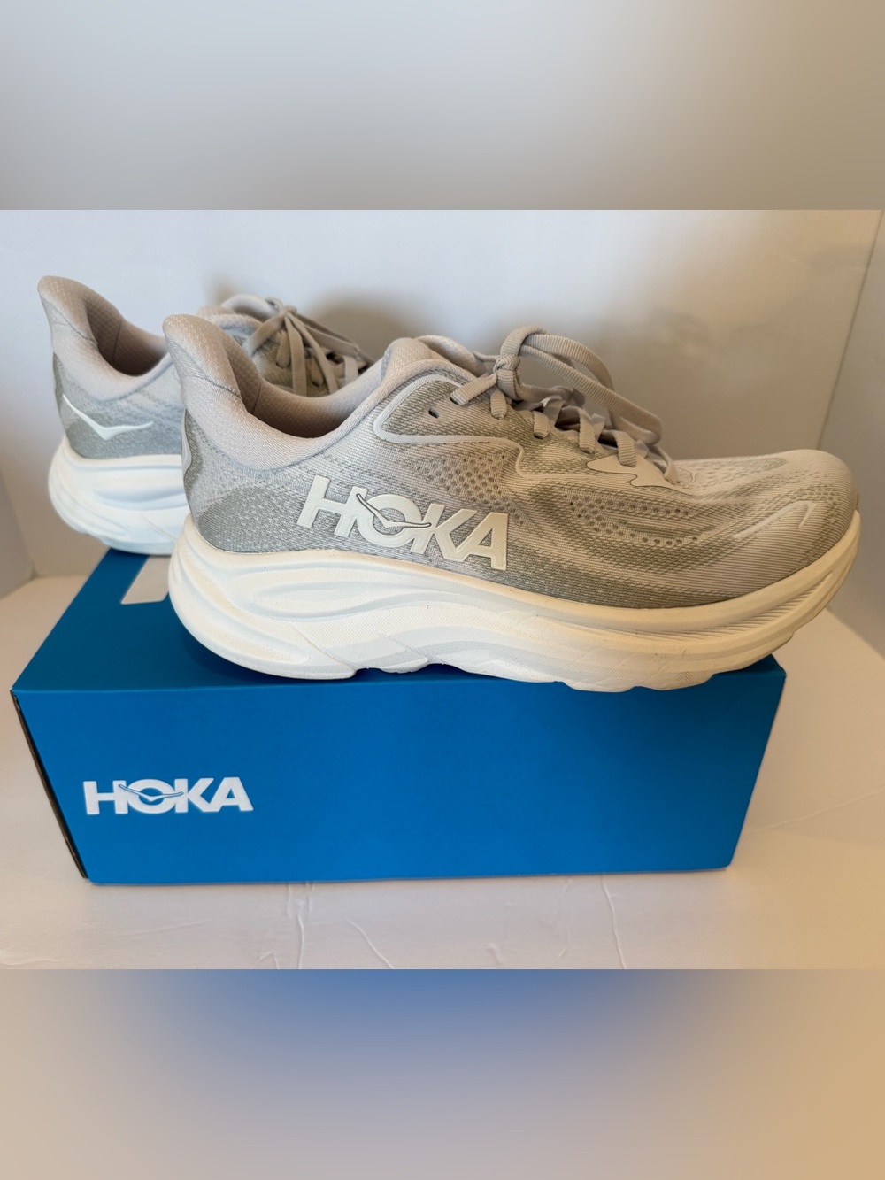 Hola Clifton 10 Running Shoe